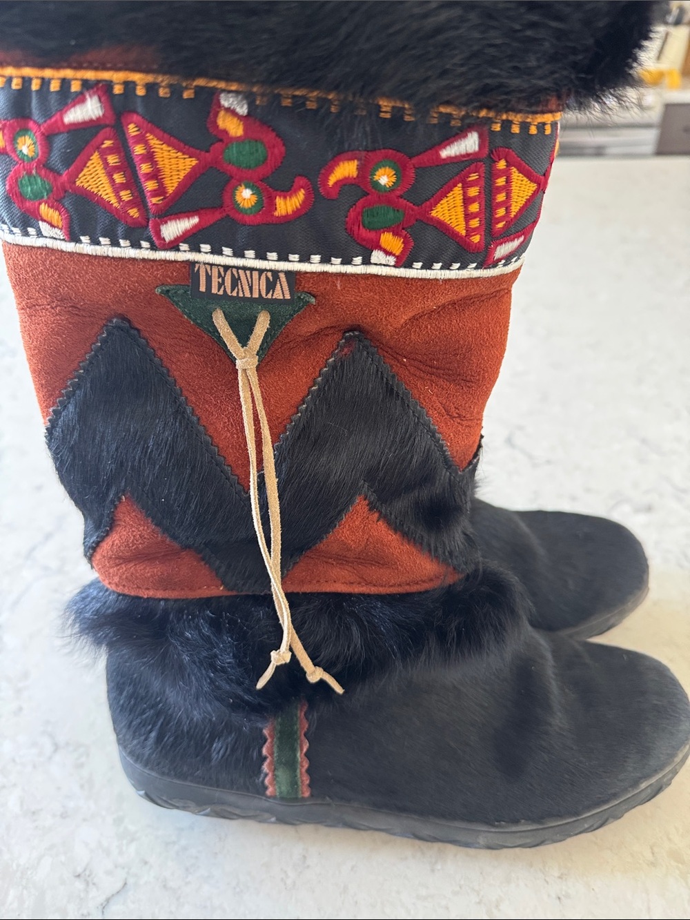 Tecnica Vintage Aprés Ski boots  Embroidered Winter Boots women’s 9 - Picture 7 of 11